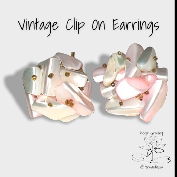 Vintage Mother of Pearl Shell Clip on Earrings - Picture 3 of 7
